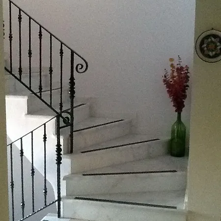 Gianno's Otel 2*
